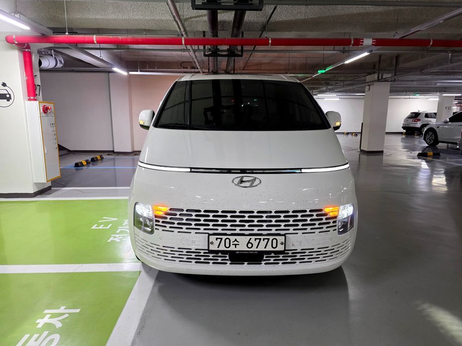 Hyundai Staria