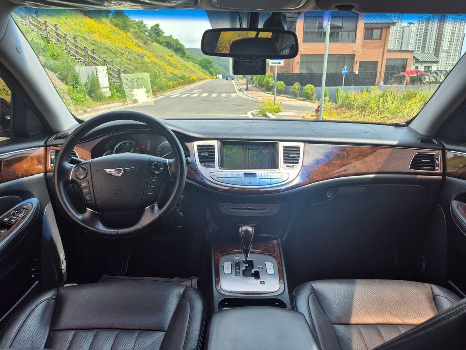 Hyundai Genesis