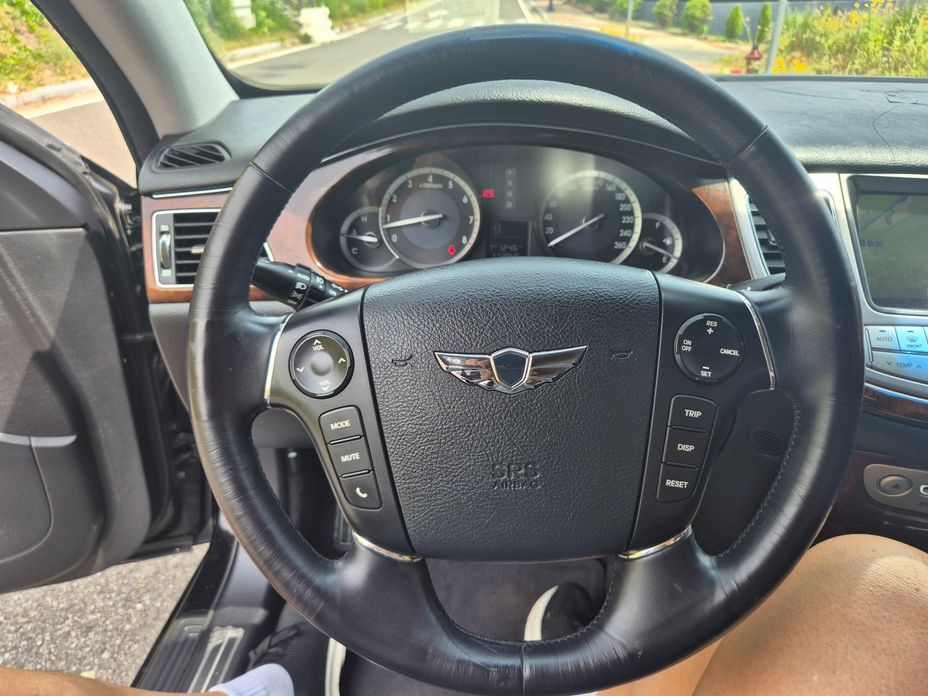Hyundai Genesis