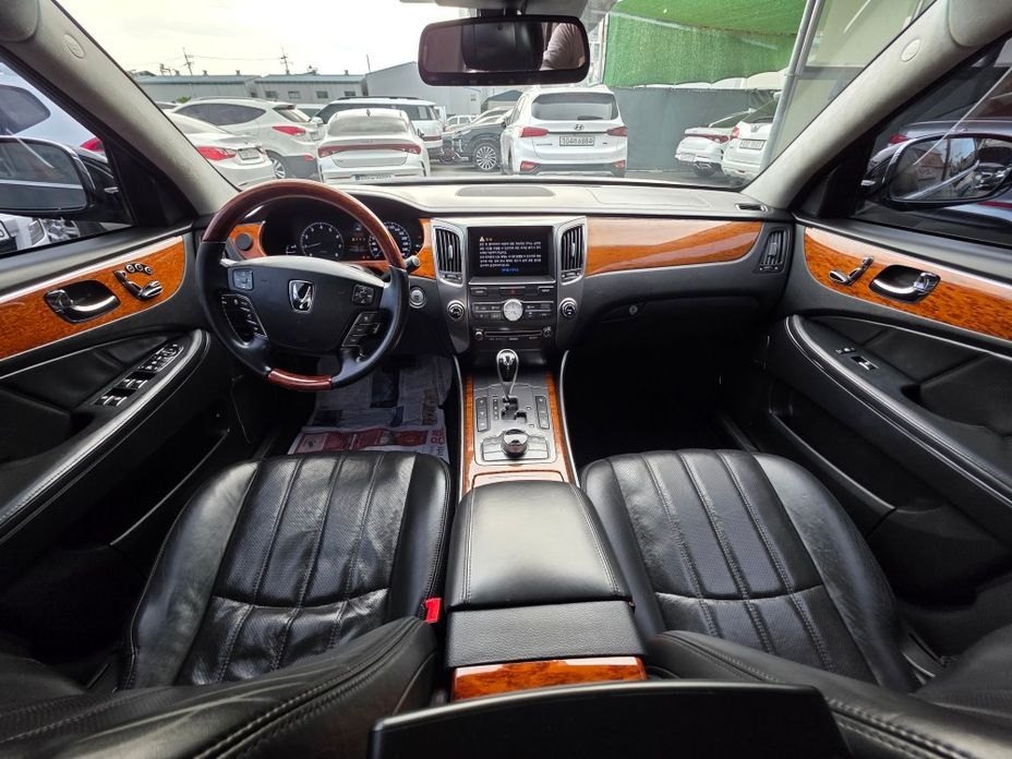 Hyundai Equus
