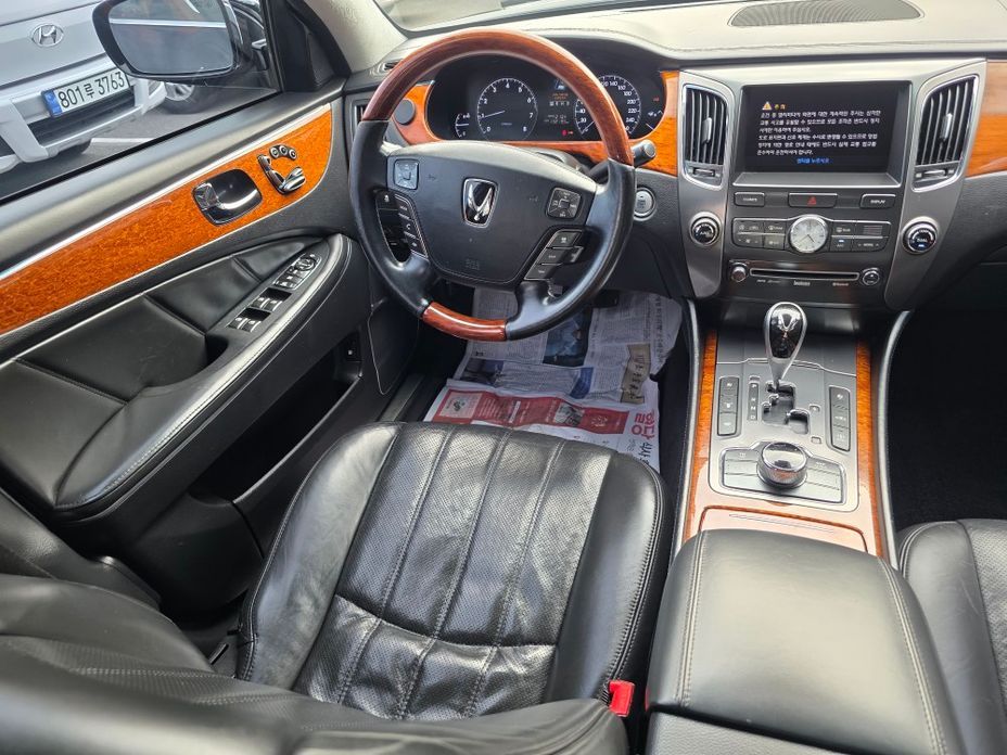 Hyundai Equus