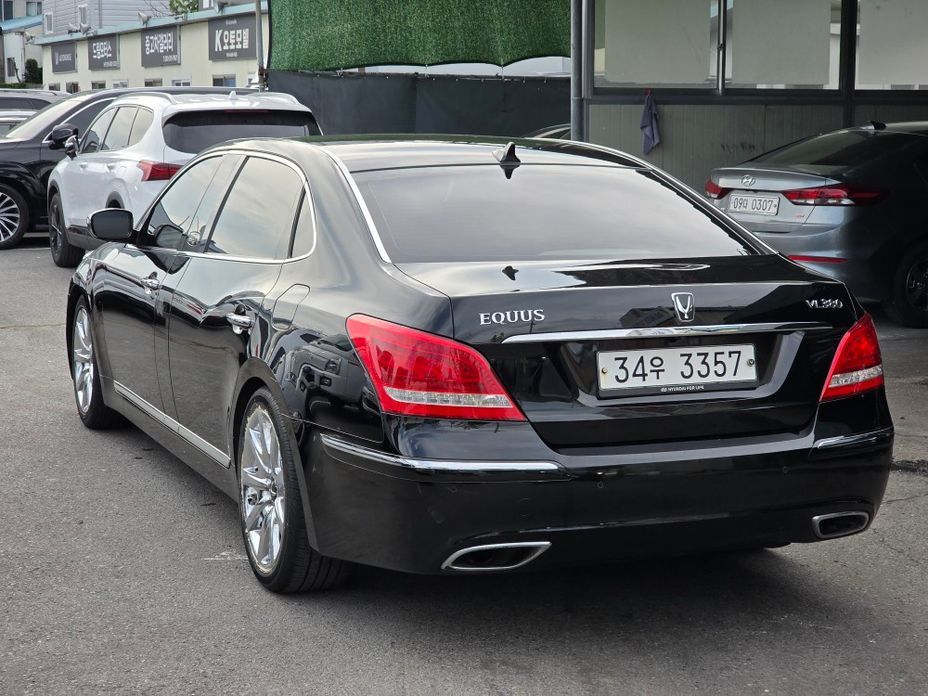 Hyundai Equus