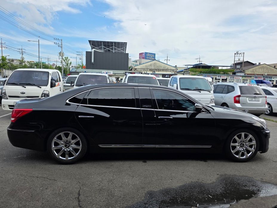 Hyundai Equus