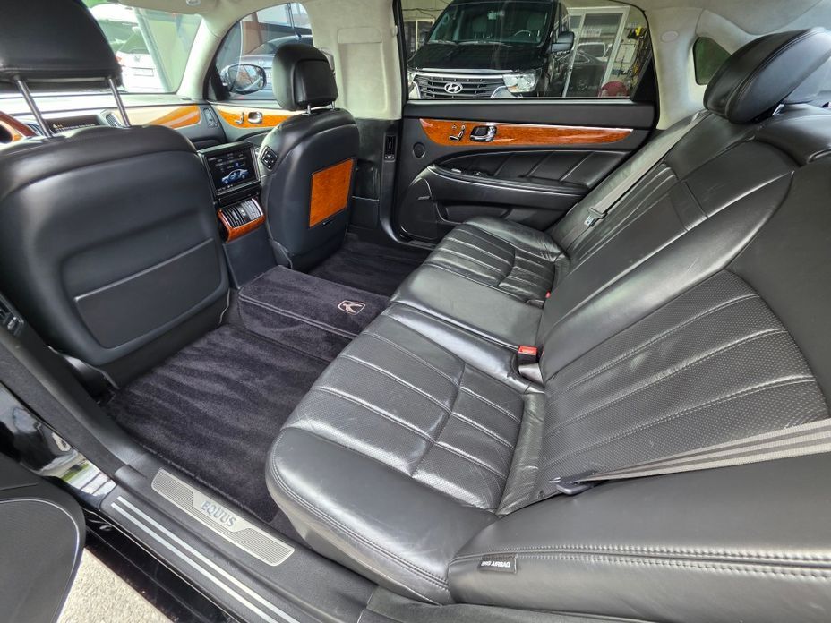 Hyundai Equus