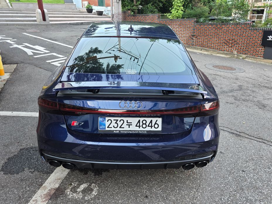 Audi S7