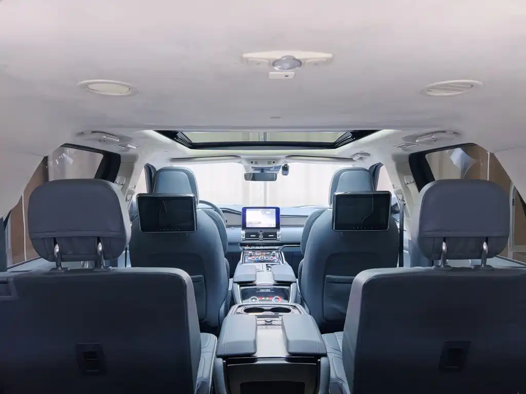 Lincoln Navigator