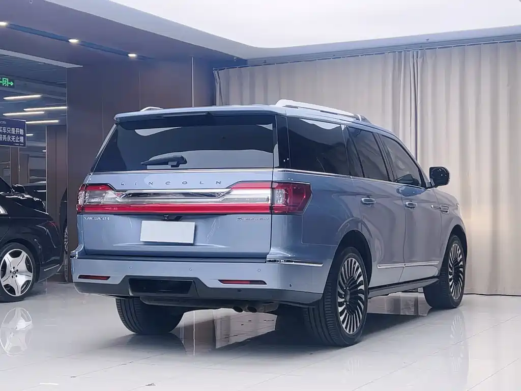 Lincoln Navigator