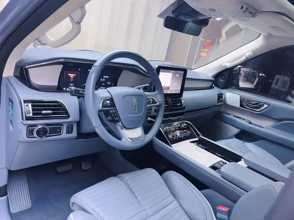 Lincoln Navigator