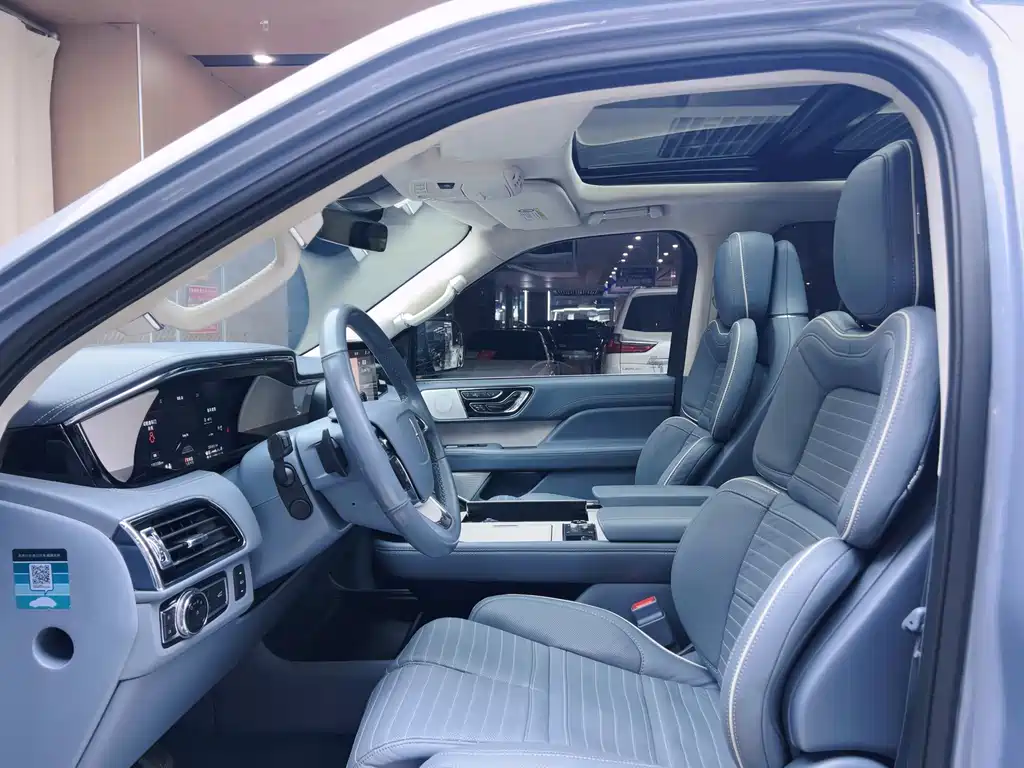 Lincoln Navigator