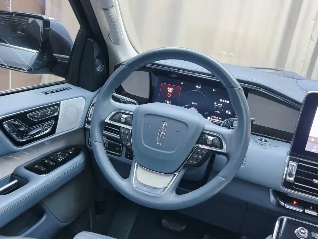 Lincoln Navigator