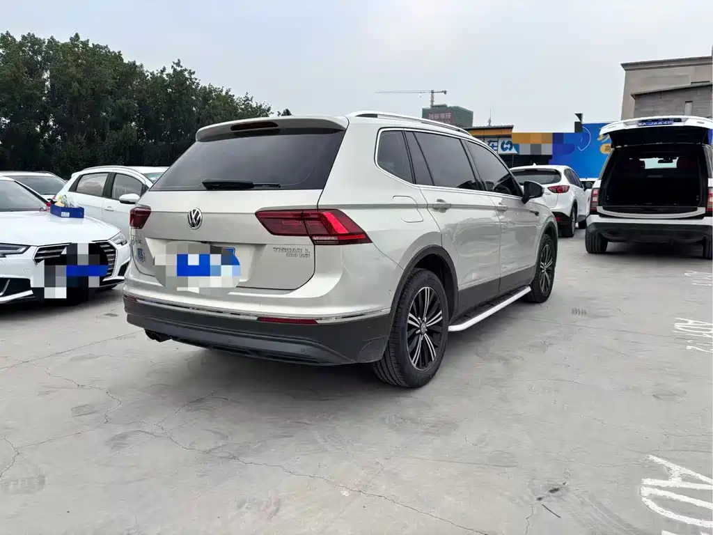 Volkswagen Tiguan L