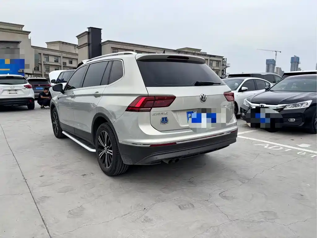 Volkswagen Tiguan L