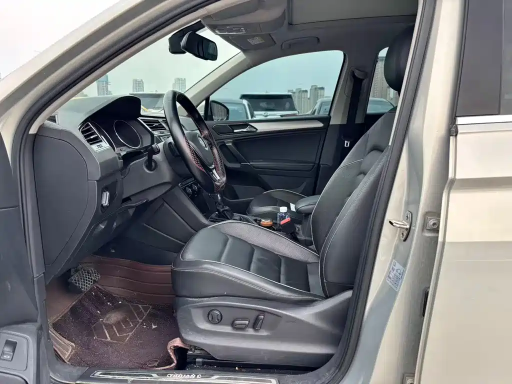 Volkswagen Tiguan L
