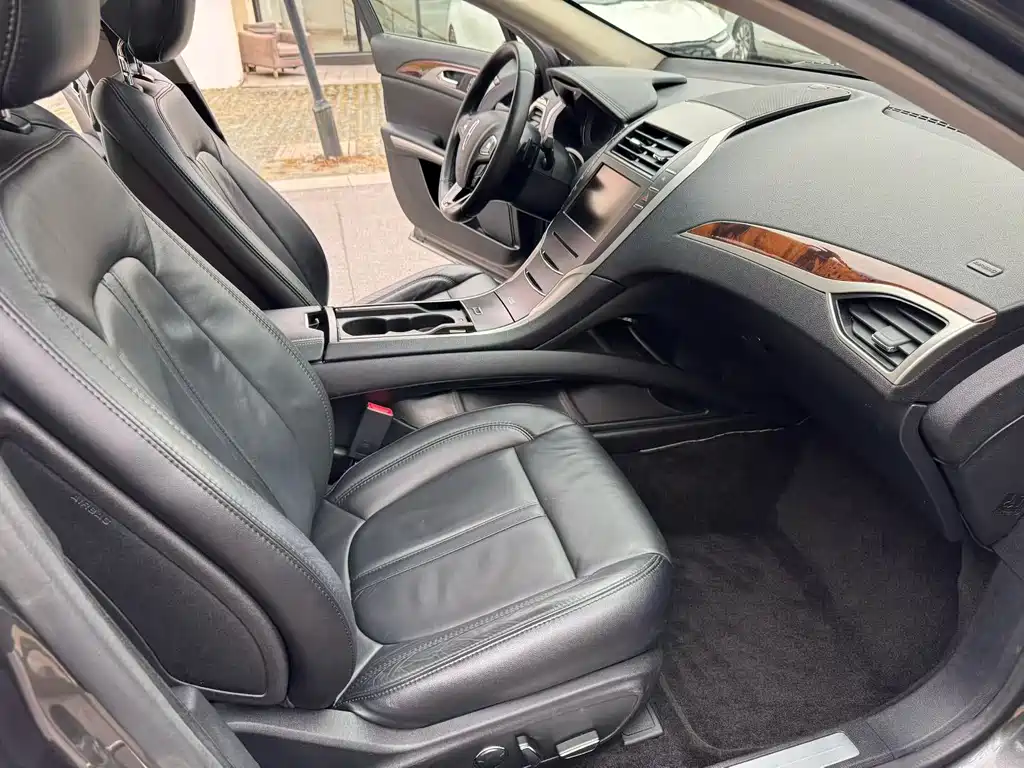 Lincoln MKZ