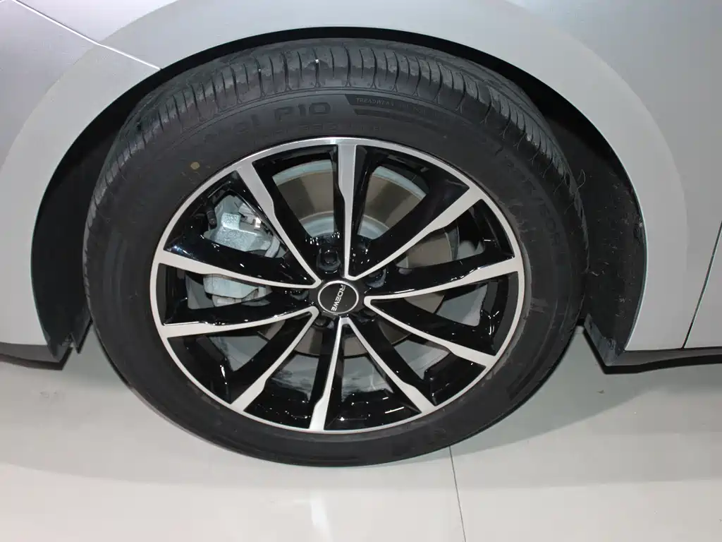 Roewe D7