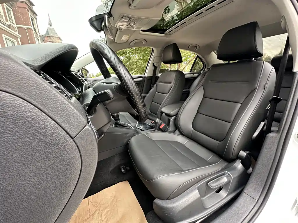 Volkswagen Sagitar