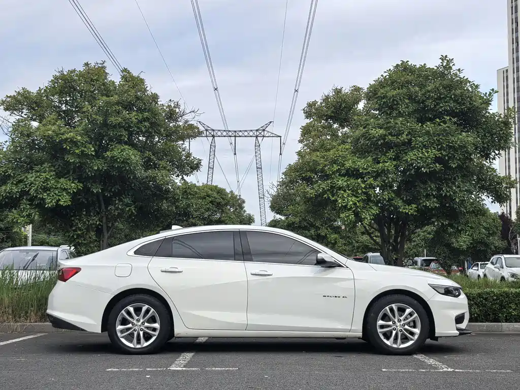 Chevrolet Malibu XL