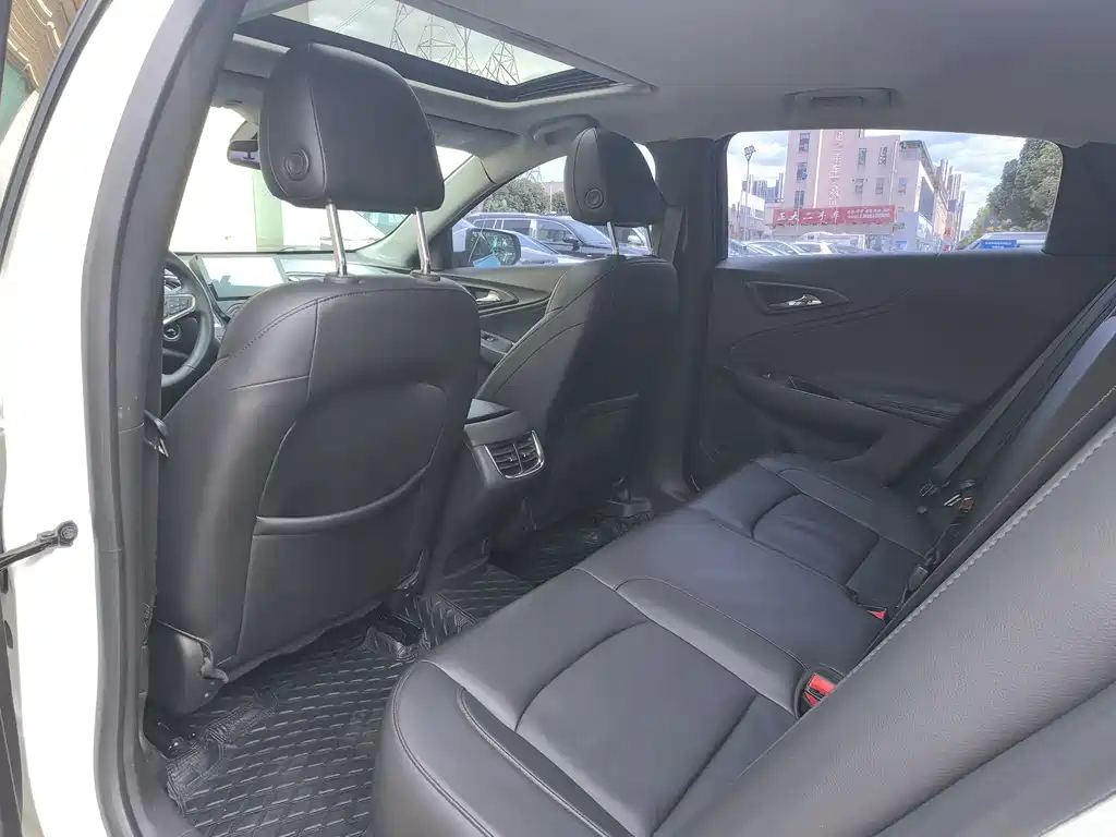 Chevrolet Malibu XL