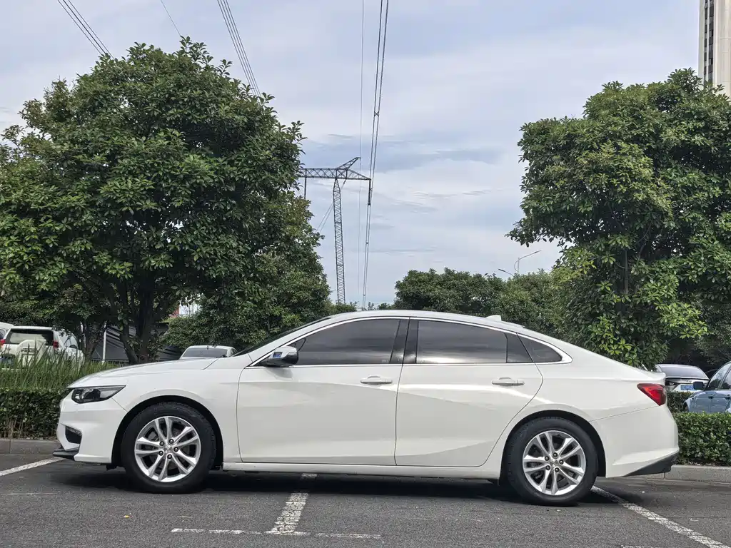Chevrolet Malibu XL