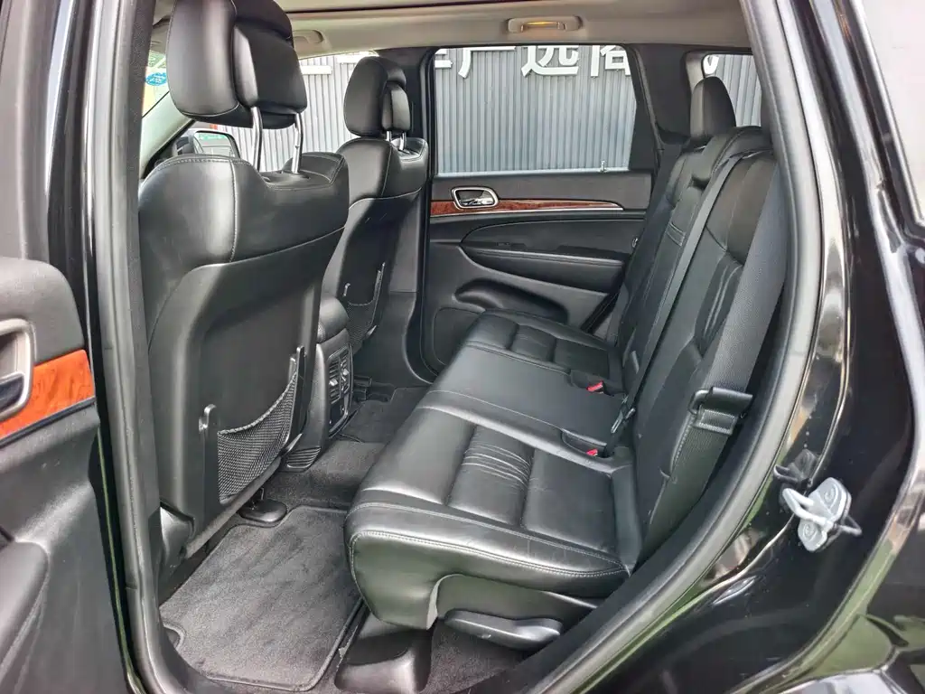 Jeep Grand Cherokee (Import)