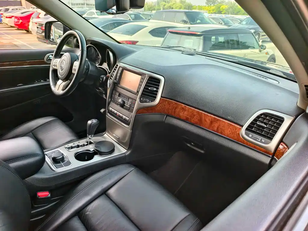 Jeep Grand Cherokee (Import)