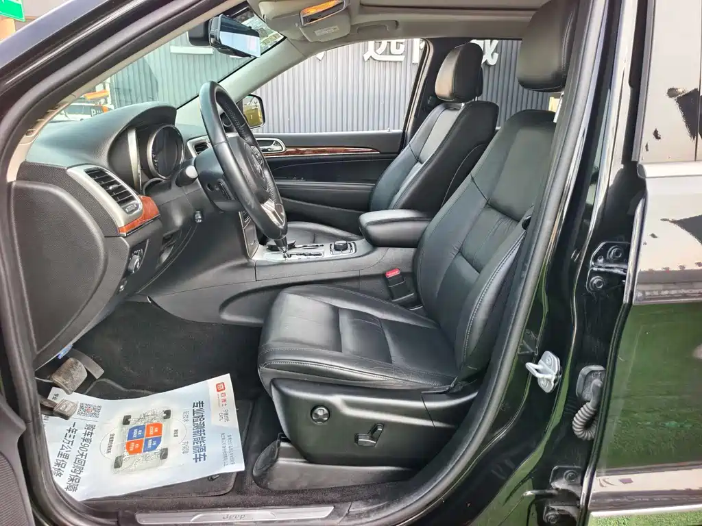 Jeep Grand Cherokee (Import)