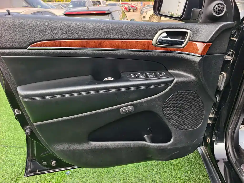 Jeep Grand Cherokee (Import)
