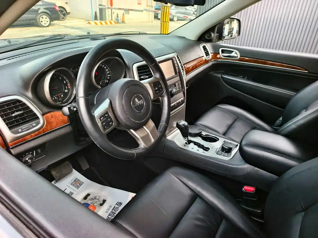 Jeep Grand Cherokee (Import)