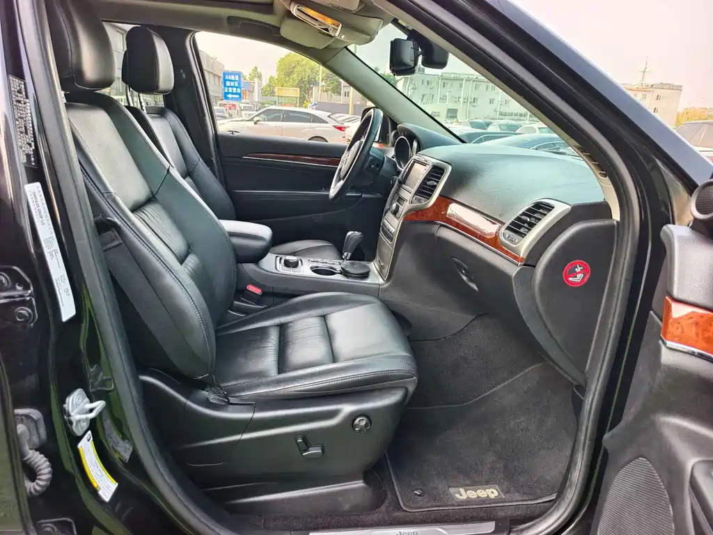 Jeep Grand Cherokee (Import)