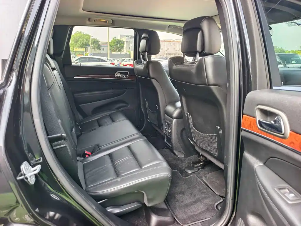 Jeep Grand Cherokee (Import)