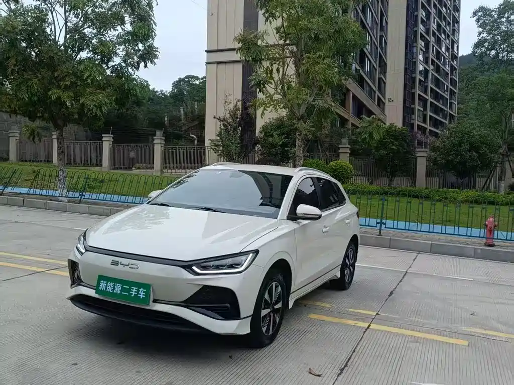 BYD e2
