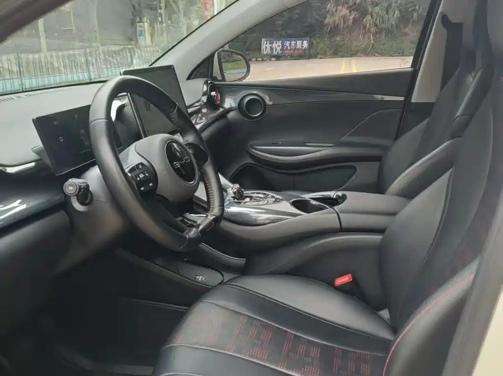 BYD e2
