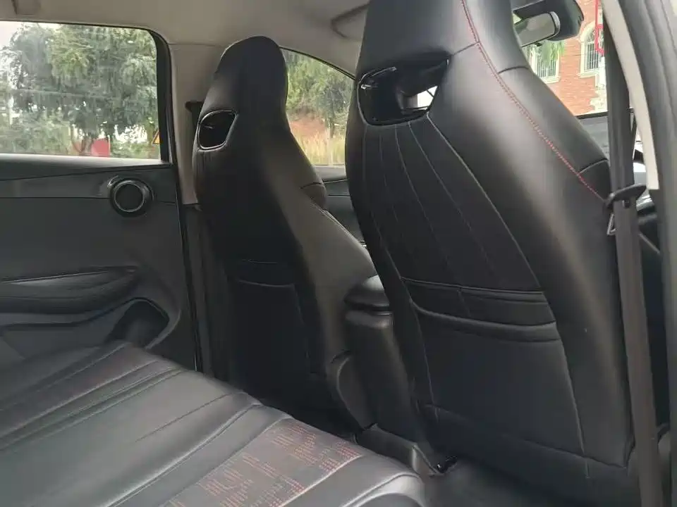 BYD e2