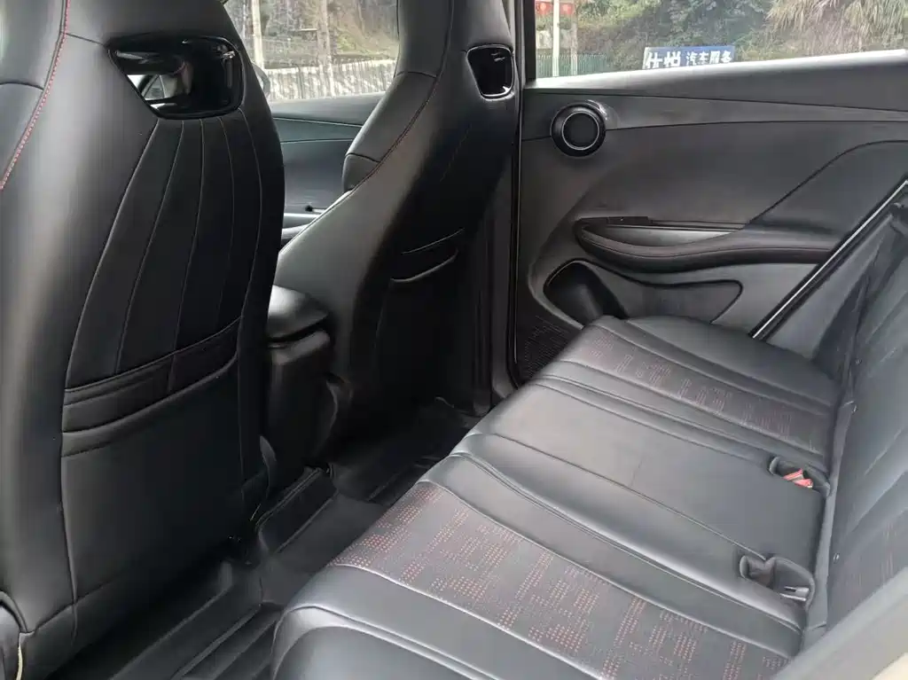 BYD e2
