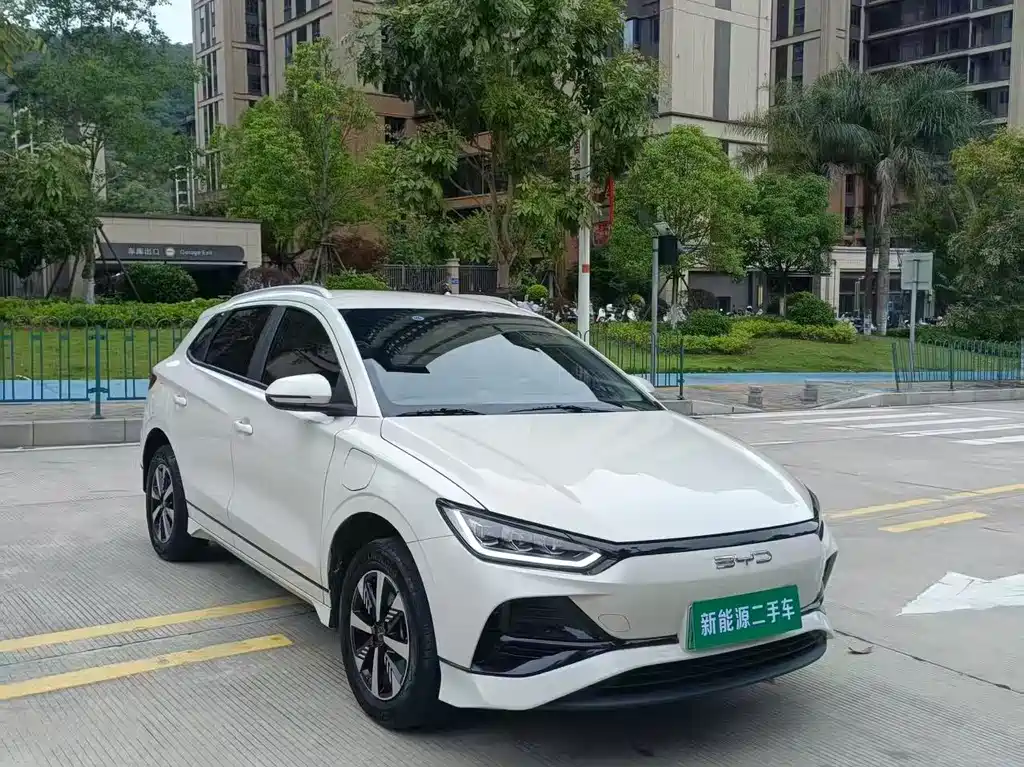 BYD e2