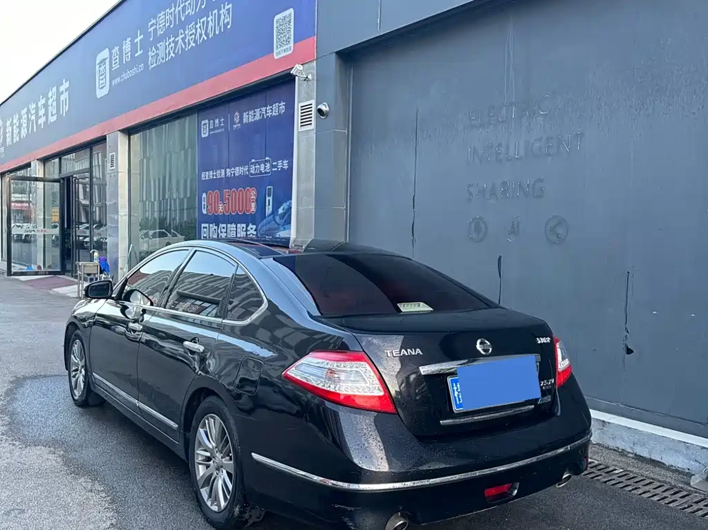 Nissan Teana