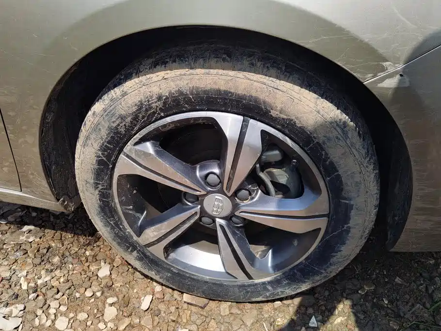 Geely Emgrand GL