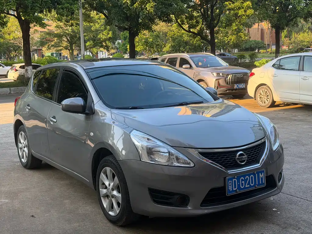 Nissan Tiida
