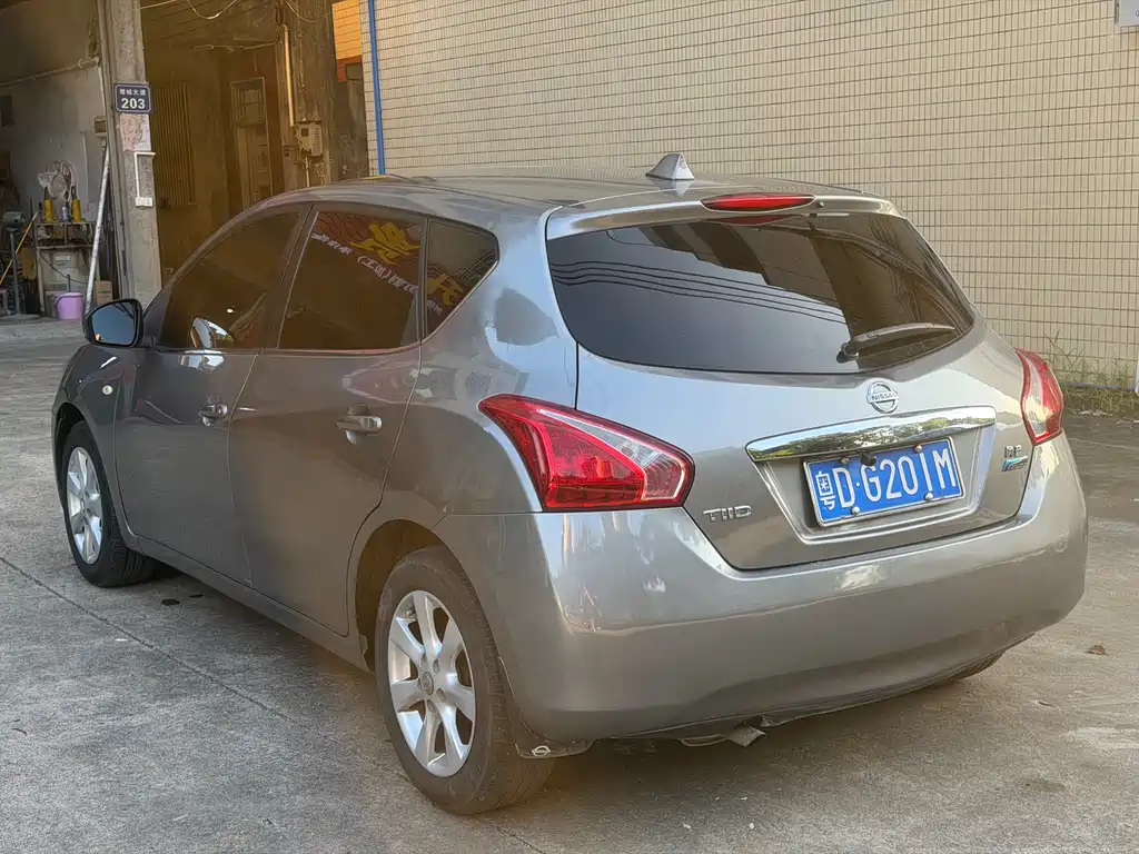 Nissan Tiida