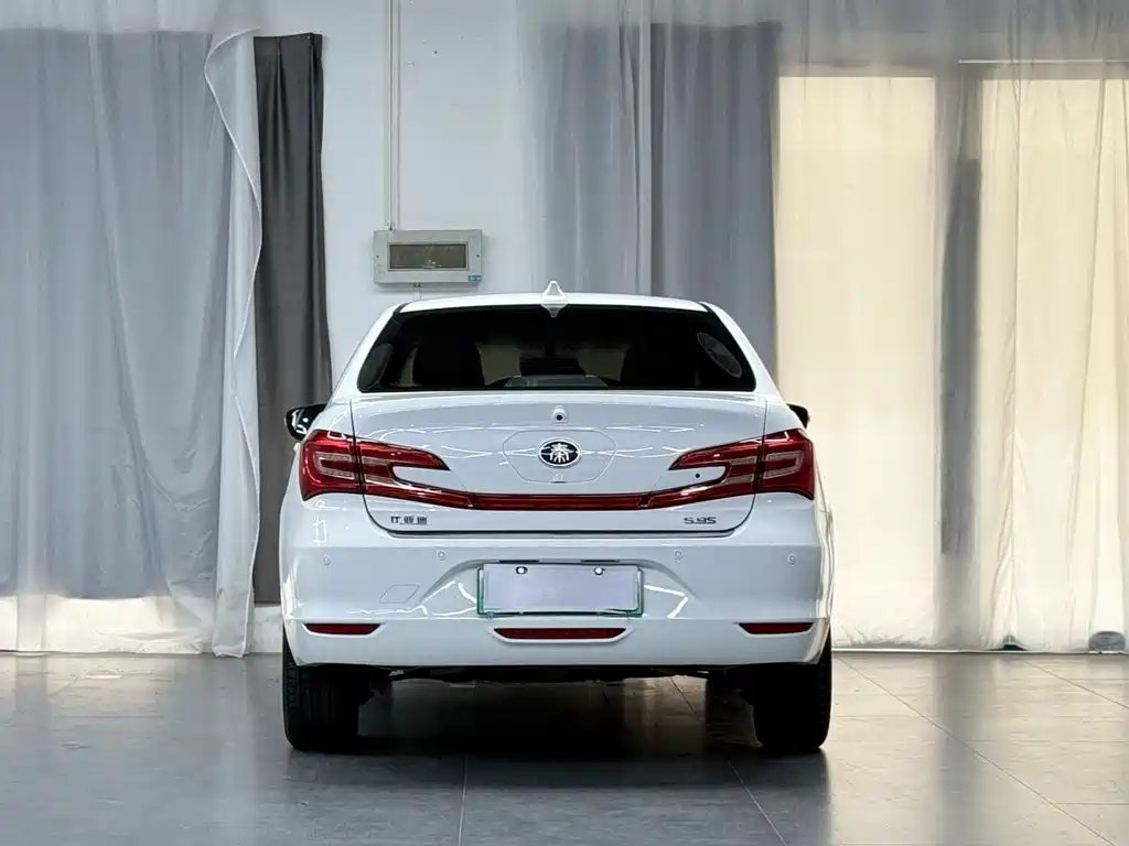 BYD Qin NEV