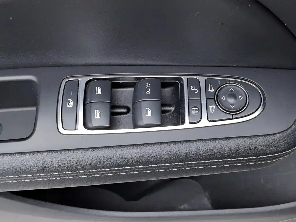 BYD MAX