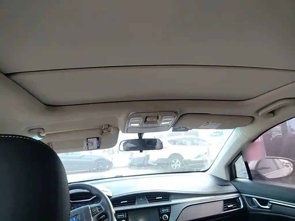 Geely Emgrand GS