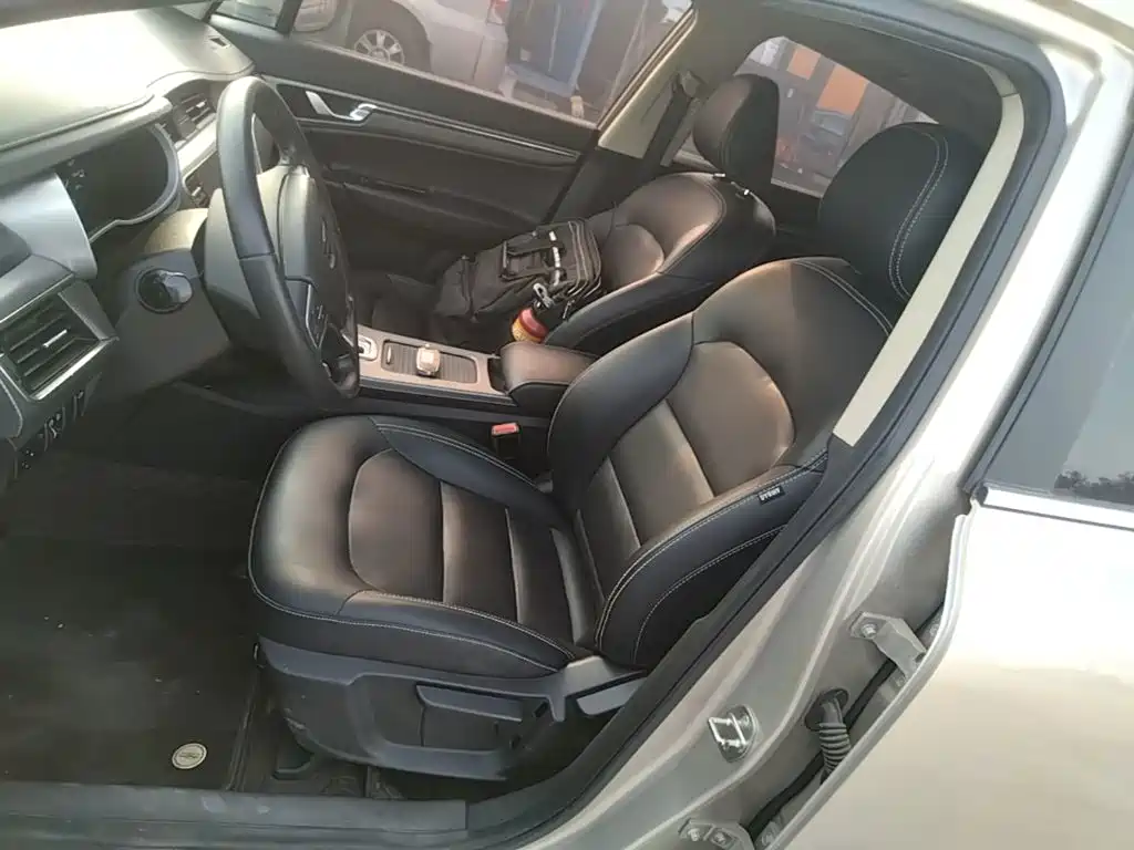 Geely Emgrand GS