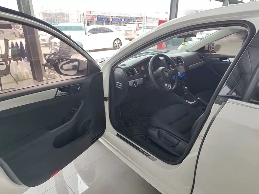 Volkswagen Sagitar
