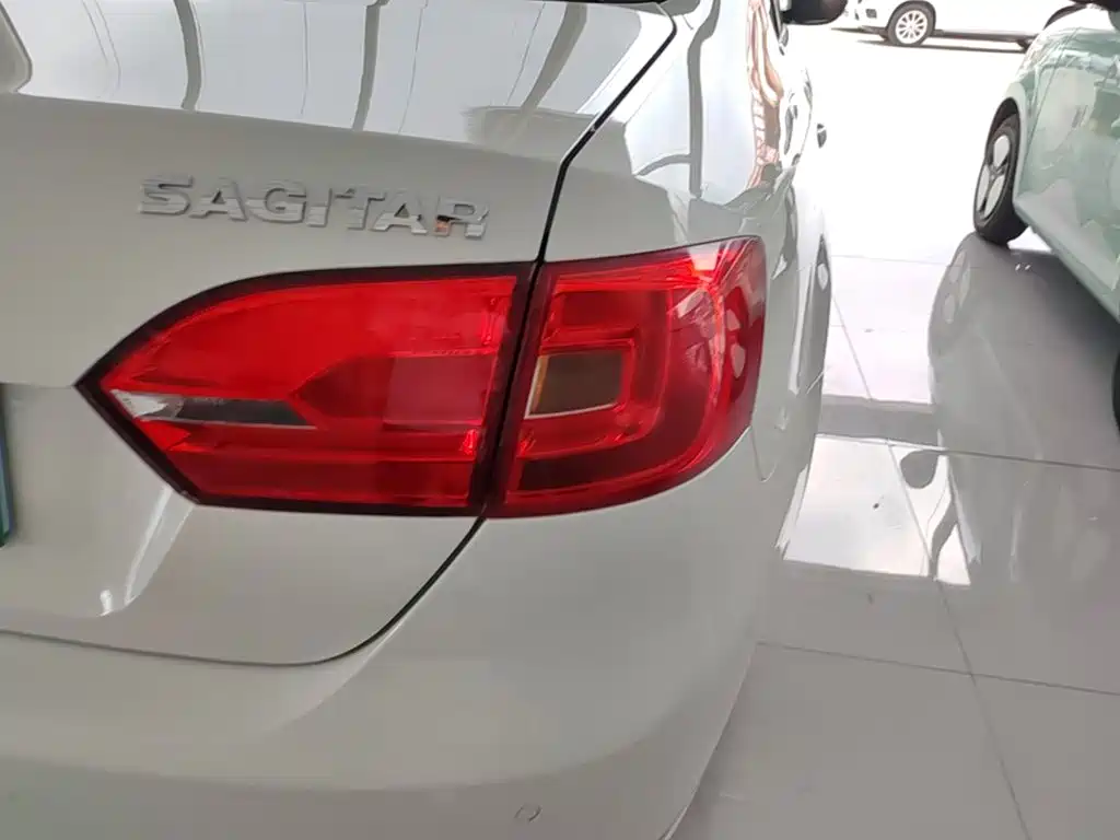 Volkswagen Sagitar