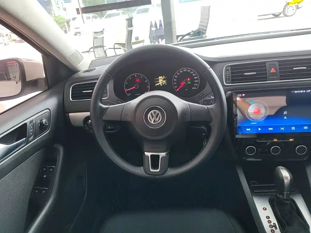Volkswagen Sagitar