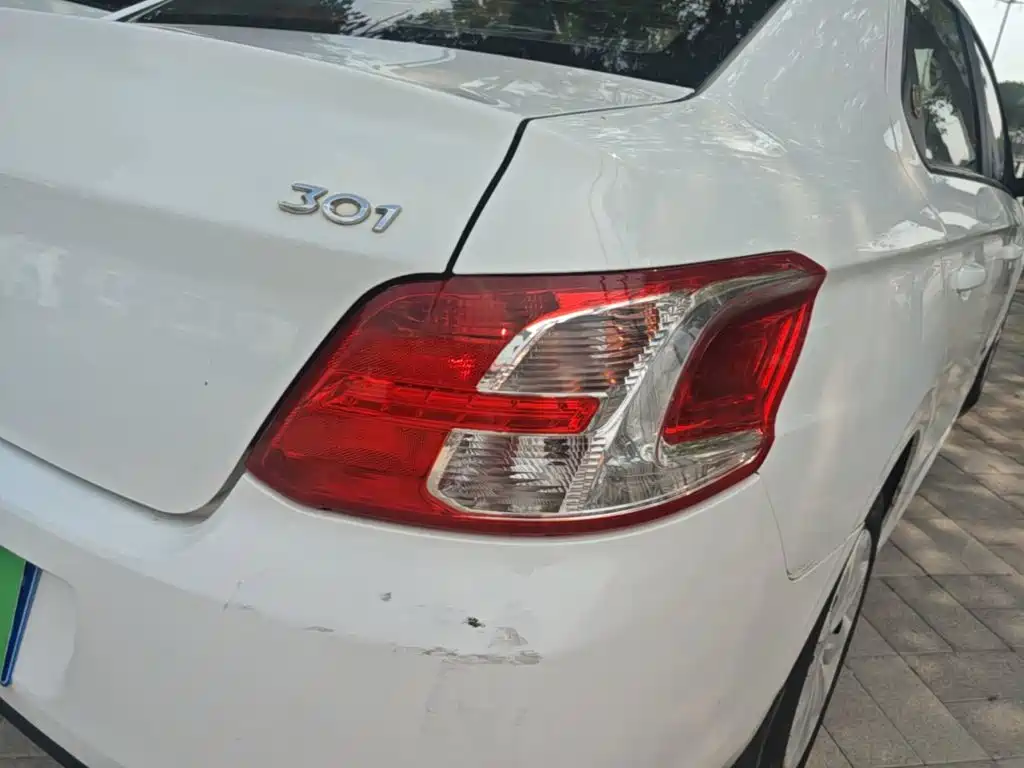 Peugeot 301