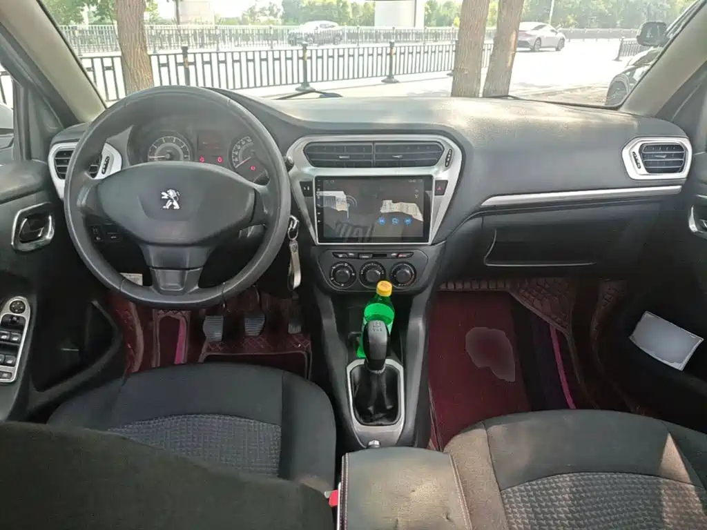 Peugeot 301