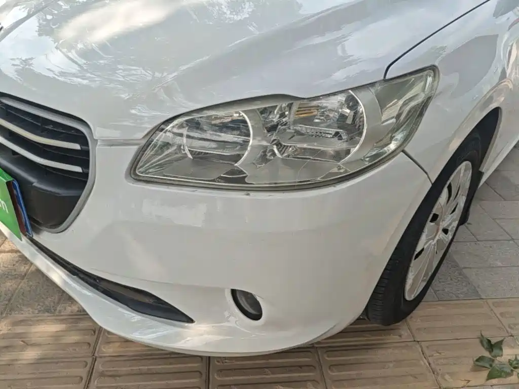 Peugeot 301