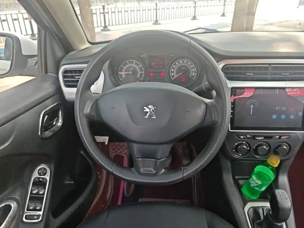 Peugeot 301
